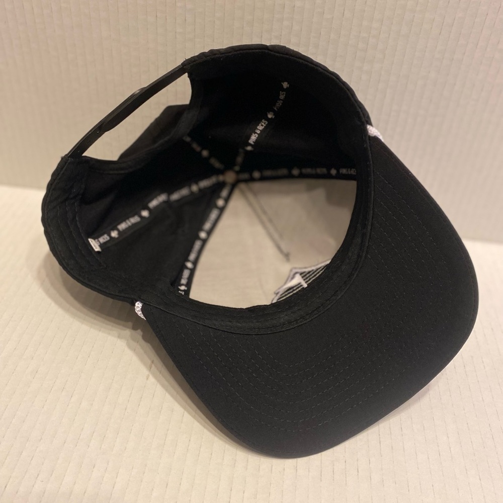 Pins and Aces Golf SnapBack - Picture 5 of 6